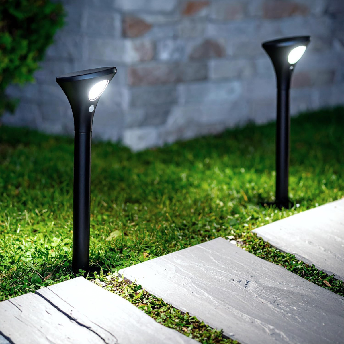 Luz solar LED de jardim IP65 com sensor de movimento